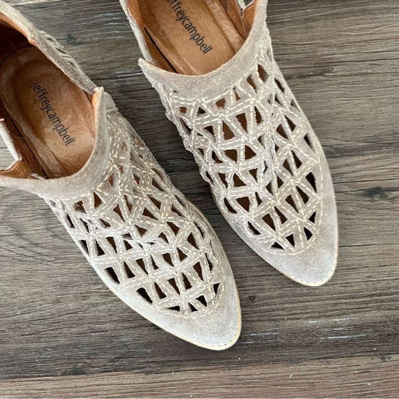 Jeffrey Campbell Boots Women's 7.5 Taggart Beige Perforated Block Heel Ankle - Picture 3 of 6